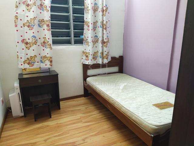ROOM FOR RENT - with wifi- Relau 1