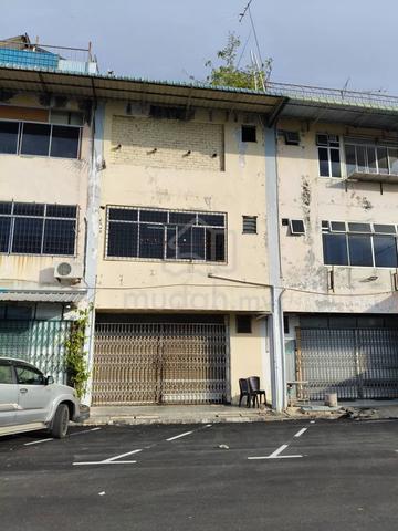 Half Shop Lot With Chiller/Fridge Facility For Rent 1