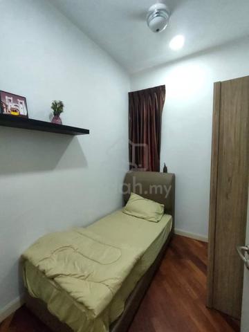 Room for rent nusa idaman gng security area WiFi washer dryer 1