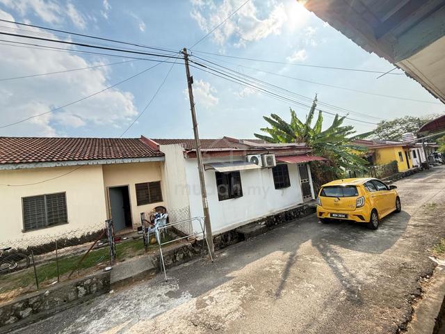 Affordable Freehold Single Storey Home For Sale In Garden Homes 1