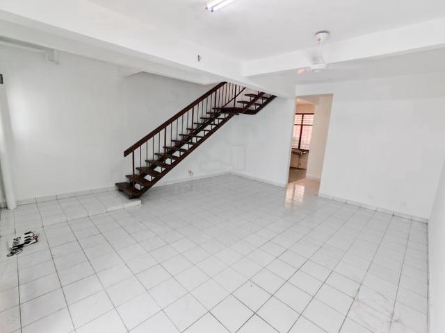 Saujana Puchong SP8 Double Storey 18x65 Well Maintain Hill Area 1