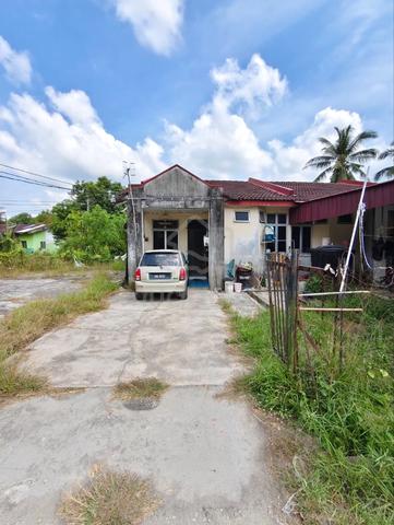 Sangat Murah.. Rumah Teres Corner Lot Tanah Besar dekat Pekan Melor 1