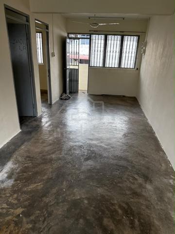 Flat Taman Ungku Tun Aminah 1