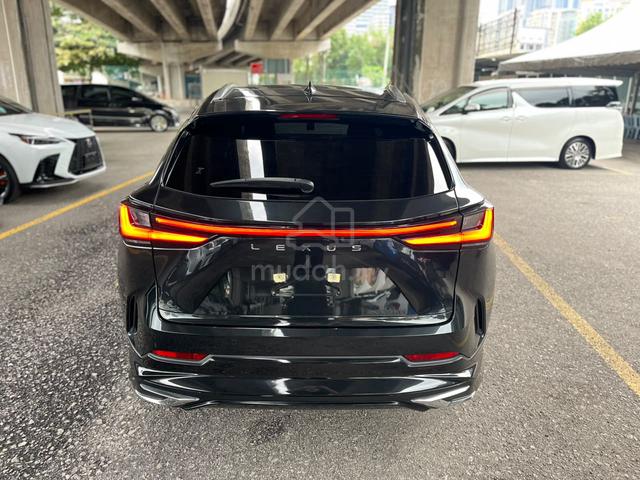 2023 Lexus NX 250 2.5 / 9k km / 5B/ RED ltr/ Sroof - 3