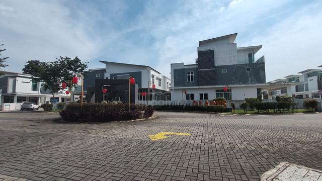 FOR SALE 2 Storey Zero Lot Bungalow @ The Glades | Alma, B Mertajam 1