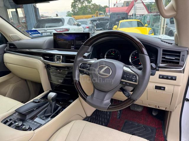2017 Lexus LX570 5.7 (A) Tip Top Boleh Loan - 5