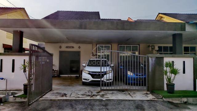 Semi-d cantik, luas dan renovated untuk di jual. 1