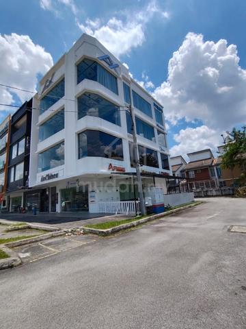 D'Alpinia Business Park 4sty Corner Shoplot For Rent 1