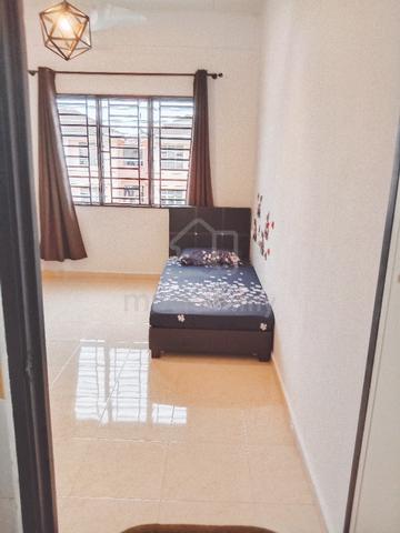 Master Room Taman Bukit Indah 1