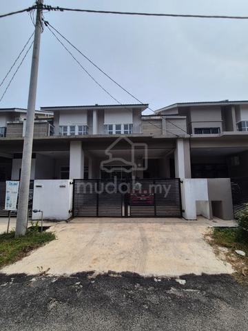Teres 2 Tingkat Taman Geliga Permai, Kemaman 1
