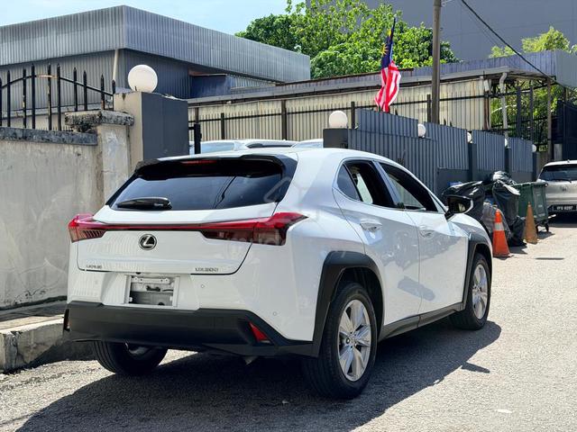 2021 Lexus UX200 2.0 URBAN (A) Promo units - 4