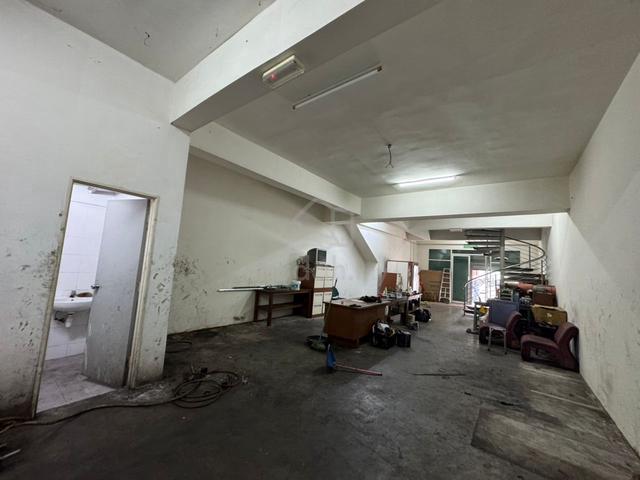 Pusat Perniagaan Raja Uda Ground Floor+ Mezz Floor Unit Looking Tenant 3