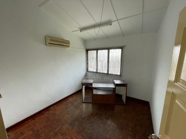 5 Room Double Storey Landed House end lots SS2 near kelana jaya pj 1
