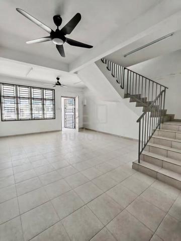 For Rent Taman Pulai Duta Scientex @ Kangkar Pulai double storey 1