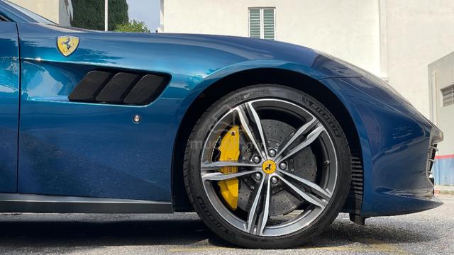 2017 Ferrari GTC4 LUSSO 6.3 V12 - 4