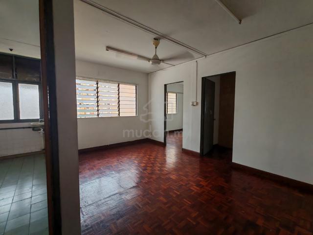 Flat PKNS Seksyen 8 Shah Alam 1