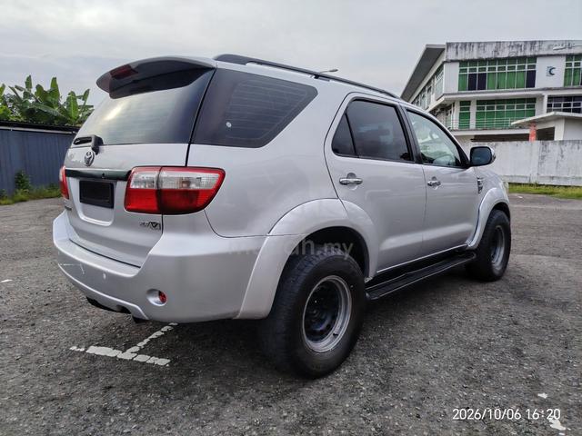 2010 Toyota FORTUNER 2.7 V (Auto) Petrol - 5