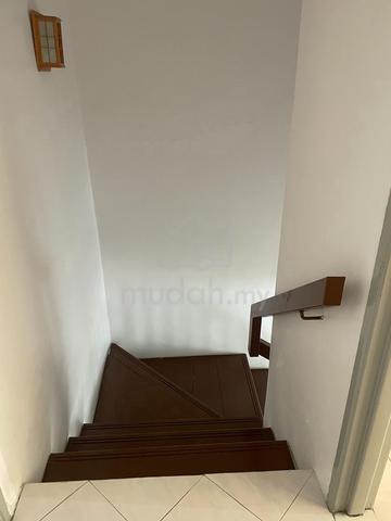 2 storey house @ taman Pinggiran Putra Seri Kembangan 1