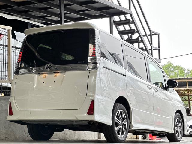 2021 TOYOTA VOXY 2.0 ZS KIRAMEKI 3 8 SEATEr - 2
