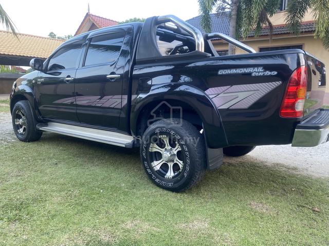 2010 Toyota HILUX 2.5 G FACELIFT DOUBLE CAB (A) - 4