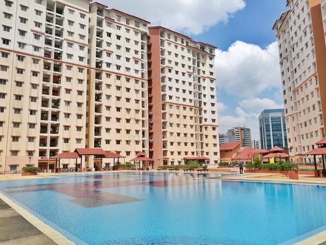 Bayu Puteri Apartment 1