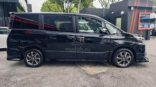 2021 Toyota VOXY 2.0 ZS KIRAMEKI III 8 Seater - 5
