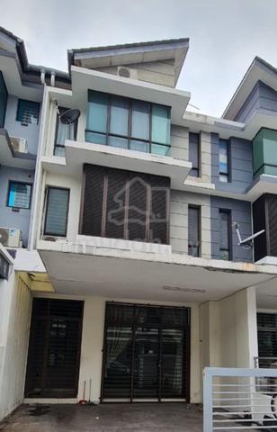 Landlanded property 2.5 storey 1