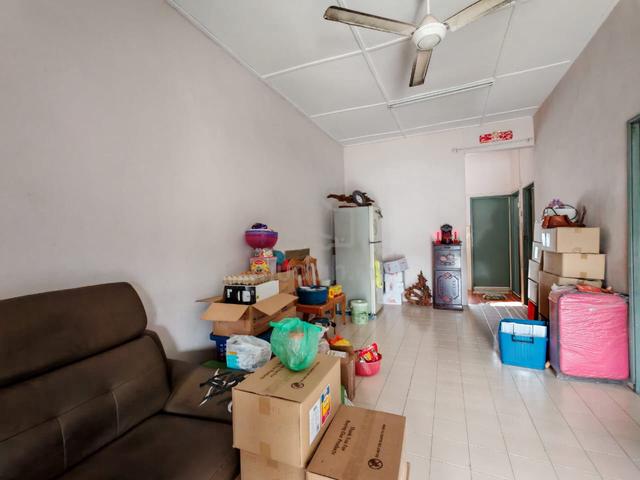 Single Storey Terrace House @ Jalan Teratai Johor Jaya For Sale 1