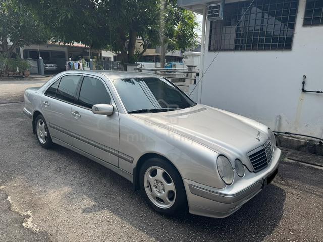 2000 E240 ELEGANCE (CBU) 2.4 - 5 Speed (A) - 3