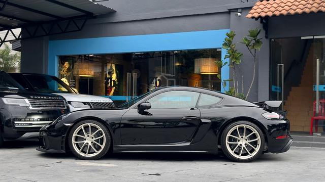 2021 Porsche CAYMAN 718 GT4 4.0 (M) - 3