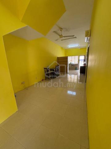 GROUND FLOOR Lower Unit Town Villa Taman Tasik Puchong For Sale 1