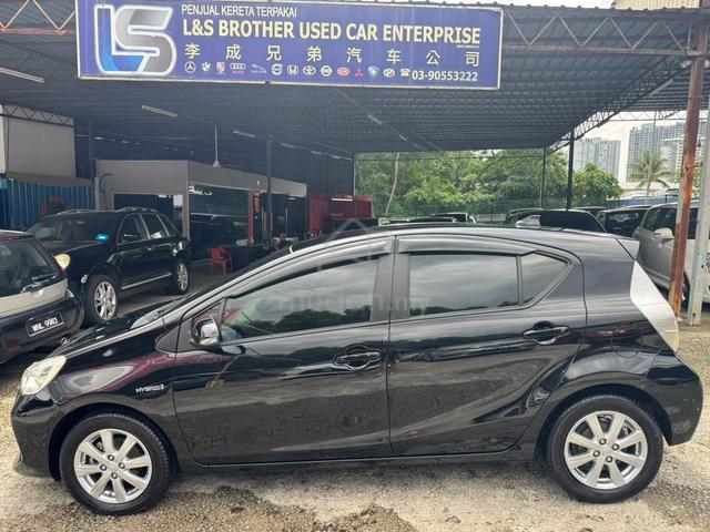 2012 Toyota PRIUS C 1.5 (HYBRID) ONE CAREFUL OWNER - 3