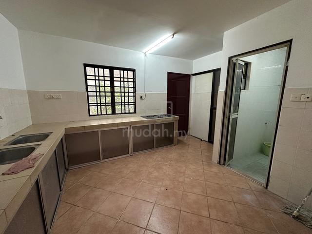 Freehold, 2 Storey House 20'x60' walking distance to Lrt Puchong prima 1