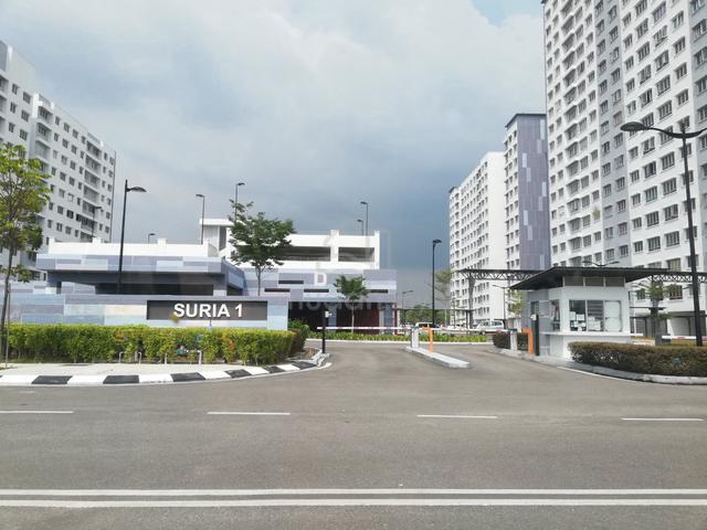 Small Room For Rent at Condominium Suria 1, Batu Kawan 1