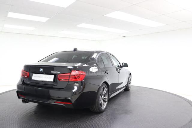 2018 BMW 330e M Sport - 3