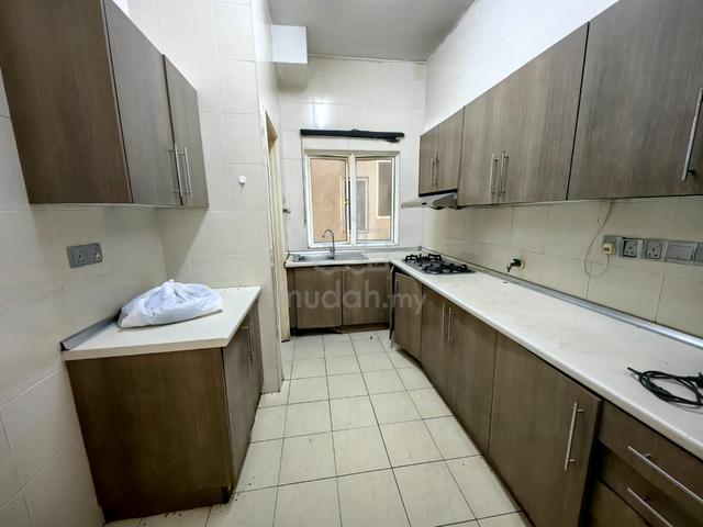Waldorf Tower 1