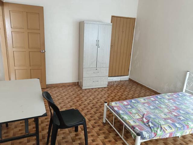 Rooms for Rent in Kulai, 21st Milestone Double Storey Semi-D House 1
