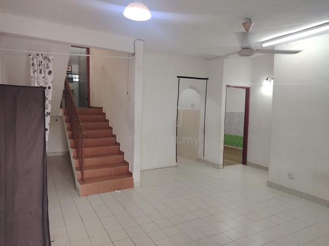 1.5 storey terrace house in Seksyen 7, Kota Damansara 1