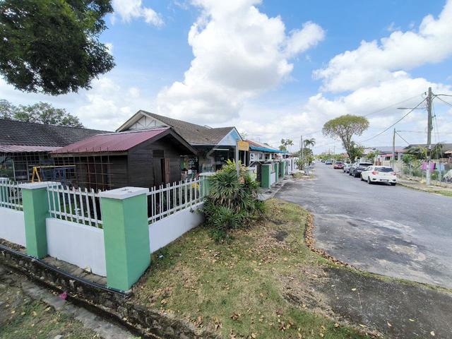Rumah Semi-D Setingkat Taman Delima 2 JB Corner Lot For Sale 1