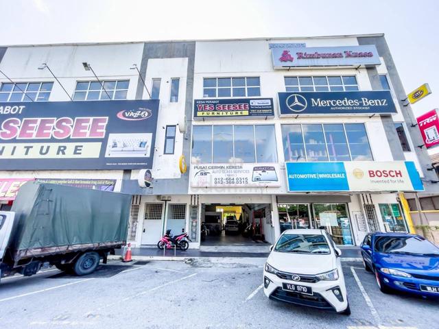 FREEHOLD 4200ft 3 Storey Shop Lot Jalan Reko Kajang 1