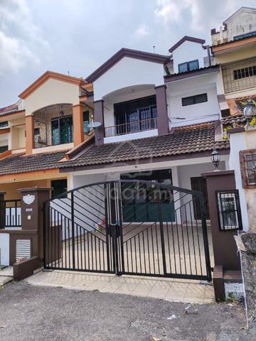 3-storey landed hse Tmn Baiduri (near Perling) 1