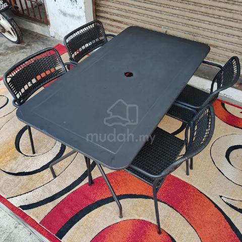 outdoor patio dining set  - photo 2 of 4