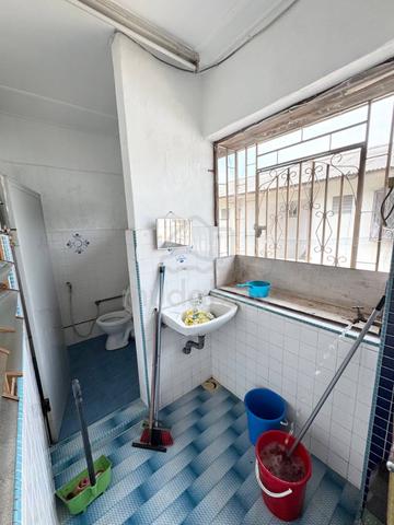 Flat Taman Ungku Tun Aminah 5
