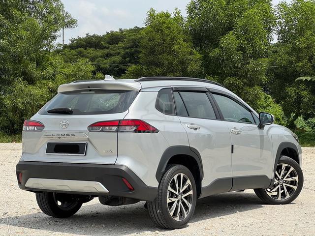 2025 Toyota COROLLA CROSS 1.8 V SUV (A) 1K MILEAGE - 4