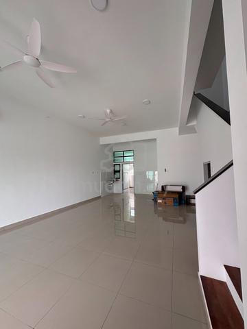 Legasi 1 2-Storey House For Rent, Rumah Bandar Kinrara Puchong Disewa 1