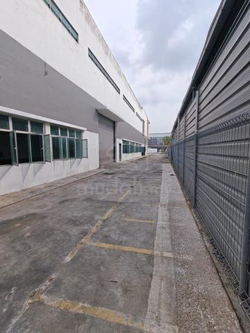 Desa Cemerlang @ 1.5 Storey Semi-D Factory For Rent 1