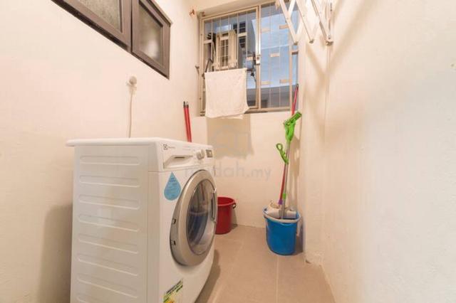 Sharing Room No deposit  5