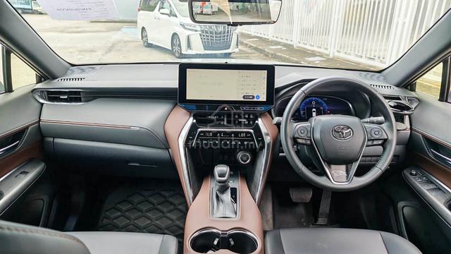 2023 Toyota Harrier G DIGITAL METER BSM 7,900KM - 3