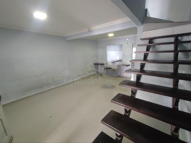 RENOVATED UNIT‼️Double Storey Taman Desa Kemuning, Sek 35 Shah Alam 1