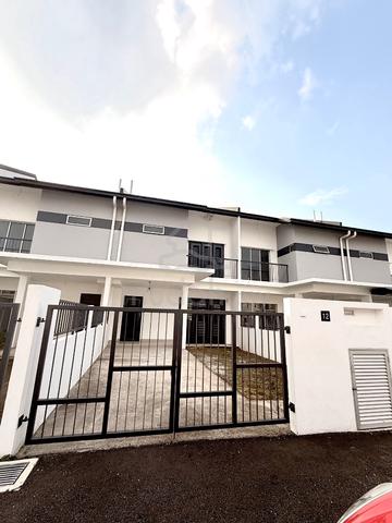 RUMAH TERES 2 TINGKAT Untuk DISEWA – TAMAN PUNCAK WARISAN, KULAI 🏡 1